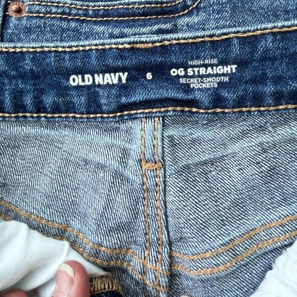 Old Navy OG Straight High-Rise Jean Shorts NWT Size 6 | 5” Inseam - Picture 4 of 13